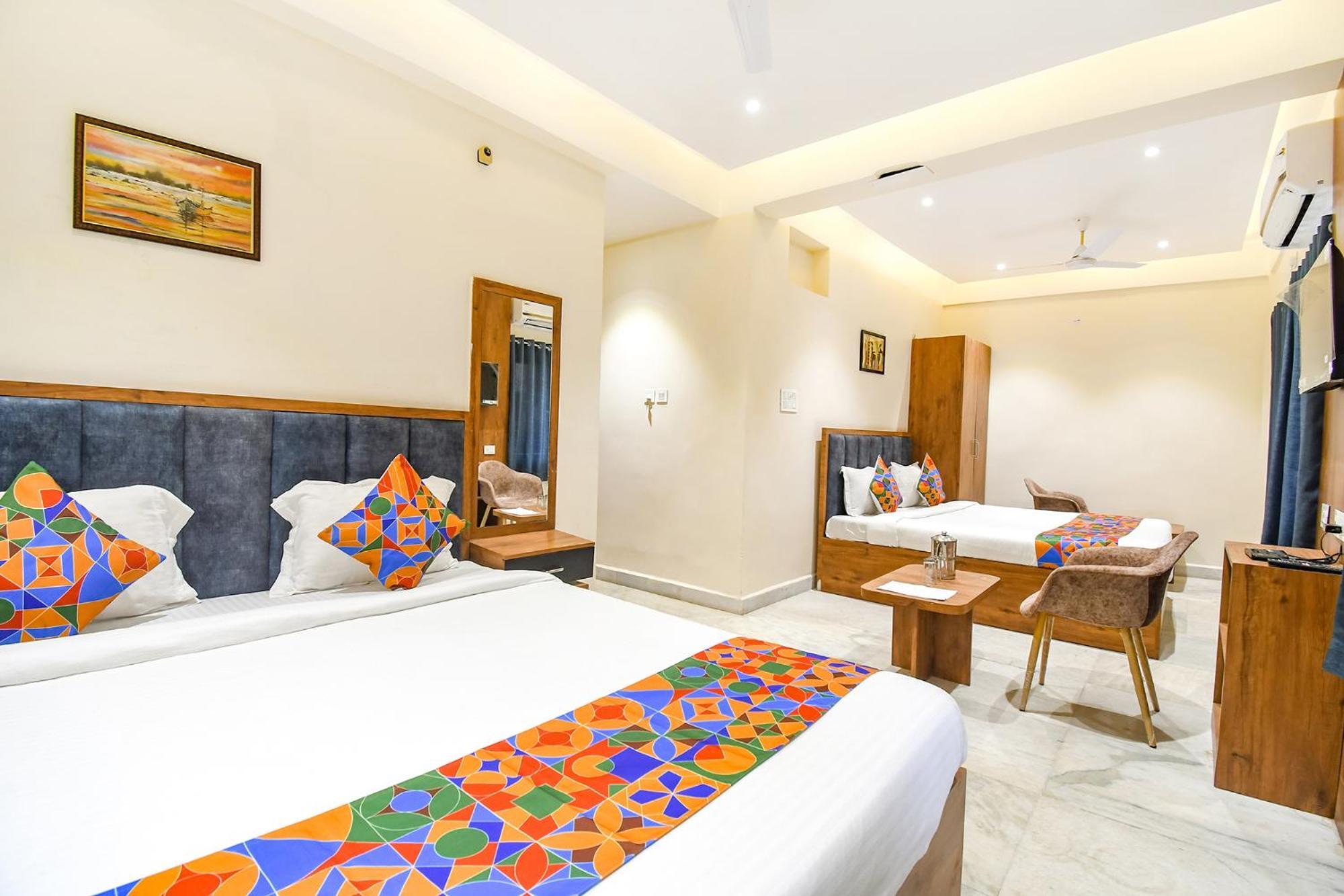 Fabhotel Prime The Golden Plaza - Nr Tarapith Temple Exterior photo