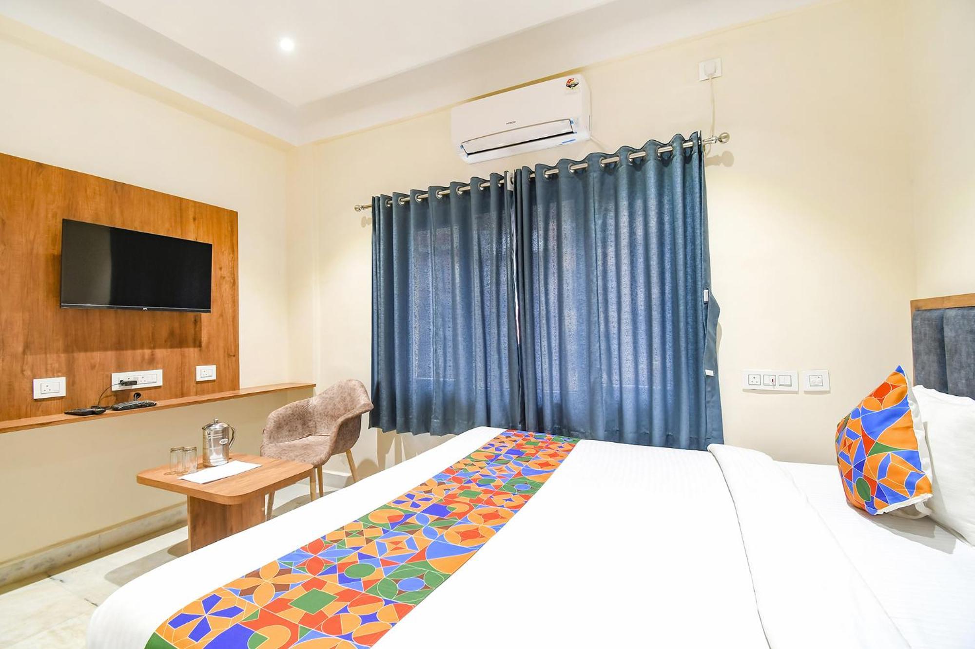 Fabhotel Prime The Golden Plaza - Nr Tarapith Temple Exterior photo